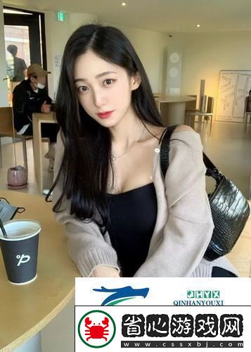 媽媽低著頭在廚房做飯-友：愛的味道總在這里！